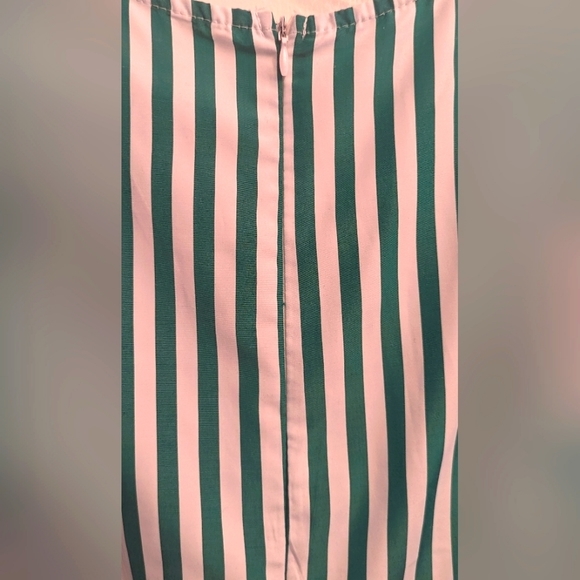 EUC SHEIN green/white ruffle hem cap flutter sleeve hidden white back zipper - Picture 7 of 14